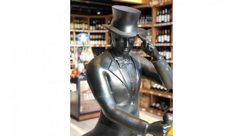 Inauguró Black, la vinoteca de avenida Brasil